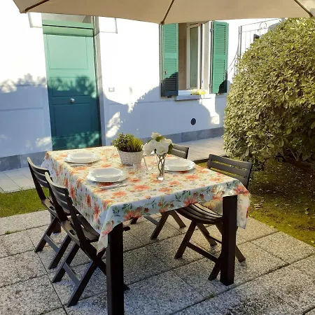 アパート Dreams Apt, Pool, With Private Garden, Near ベッラージョ