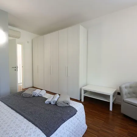 Dreams Apt, Pool, With Private Garden, Near ベッラージョ