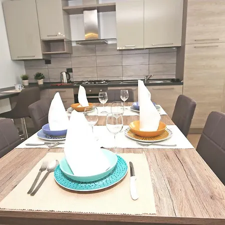 Dreams Apt, Pool, With Private Garden, Near Apartment Bellagio